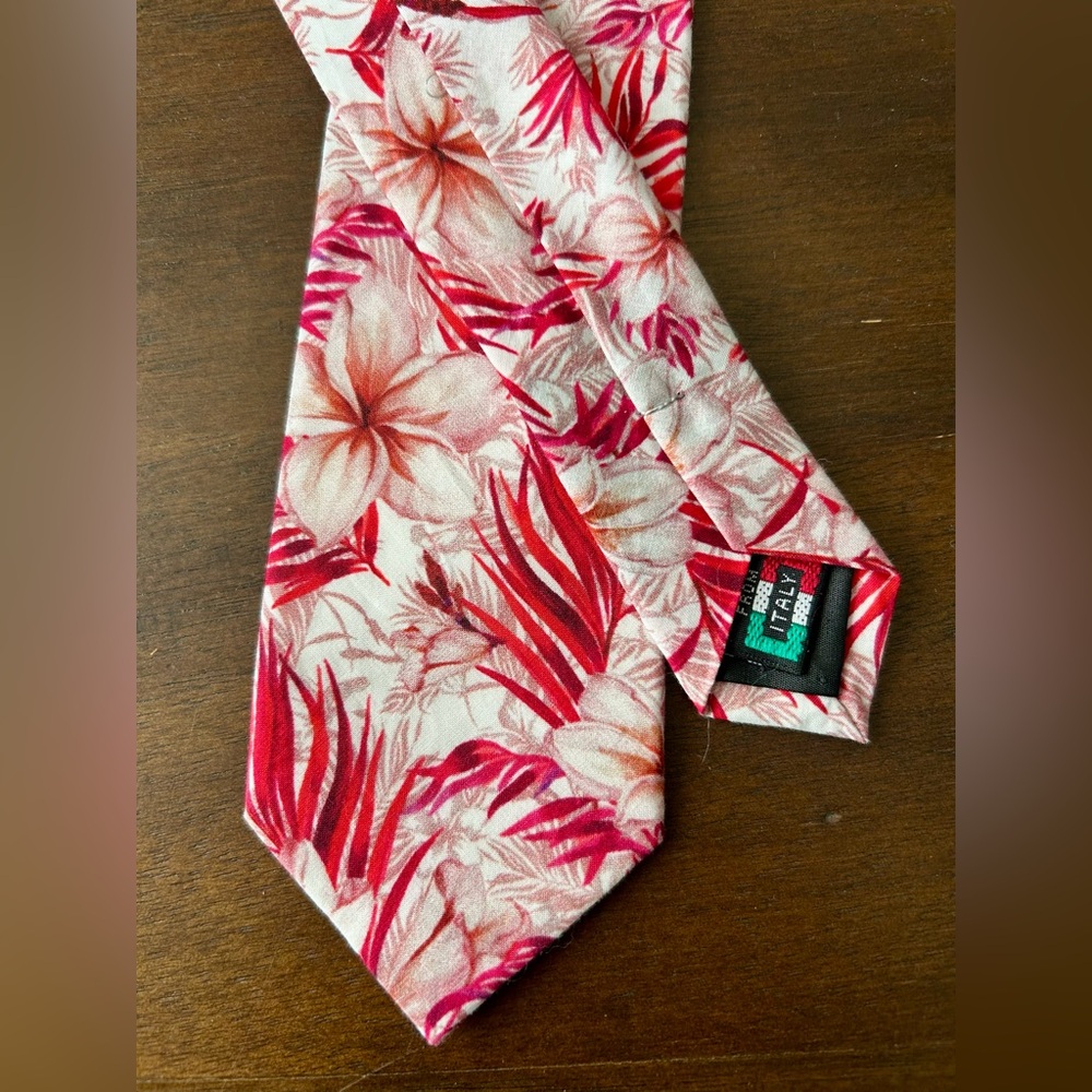 Brand Q Floral Men’s Red and Pink Tie